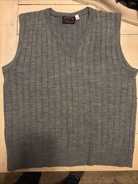 Men's Grey V-Neck Ribbed Sweater Vest